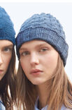 Lana Grossa UNISEX-MÜTZE MIT ZÖPFEN UND UMSCHLAG Cool Wool