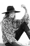 Lana Grossa PULLI GLATT RECHTS QUER GESTRICKT Lala Berlin Brushy
