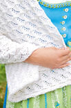 Lana Grossa WEISSE STOLA IM WELLEN-AJOURMUSTER COOL WOOL Melange (GOTS)
