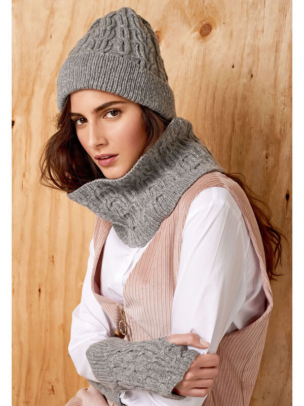 Lana Grossa MÜTZE MIT ZOPFMUSTERN Cashmere 16 Fine