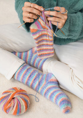 BASIC-SOCKEN Cosy Socks Soft Stripes von Lana Grossa