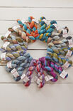 Lana Grossa SOCKEN MIT JOJO-FERSE Meilenweit Merino hand-dyed