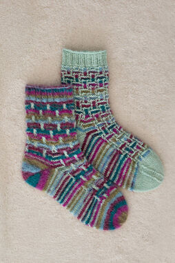 MEILENWEIT Socktober No. 9 von Lana Grossa