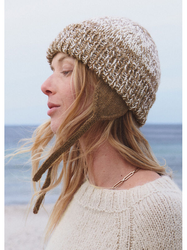 Lana Grossa MÜTZE MIT OHRENKLAPPEN Natural Alpaca Classico