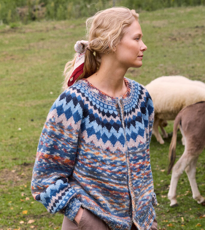JACKE MIT RUNDPASSE Landlust Naturwolle & Landlust Naturwolle Print von Lana Grossa