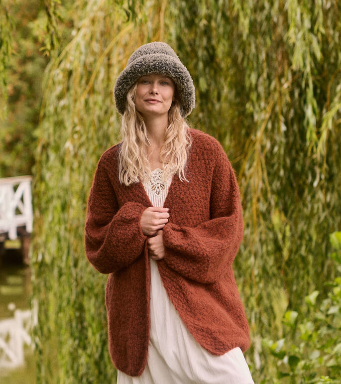 JACKE MIT BALLONÄRMELN Baby Furry von Lana Grossa