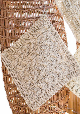 TOPFLAPPEN IM ZOPFMUSTER Cotone von Lana Grossa