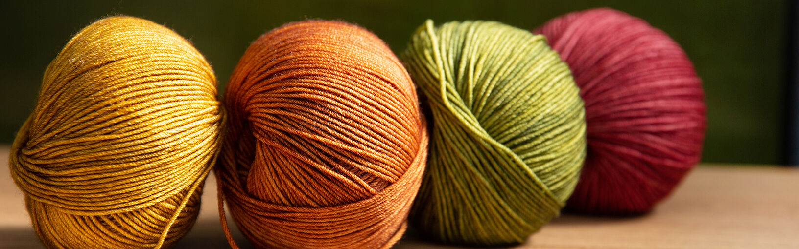 HOCHWERTIGE QUALITÄT & KREATIVES STRICKDESIGN Modellpakete<br>Damen | Mützen & Co