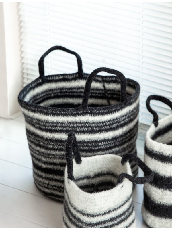 Lana Grossa KORB IN FESTEN MASCHEN UND HALBEN STÄBCHEN Feltro