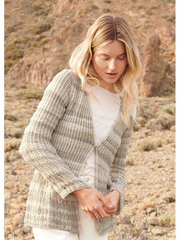 JACKE MIT FALLMASCHEN- UND RIPPENMUSTER Trefili von Lana Grossa