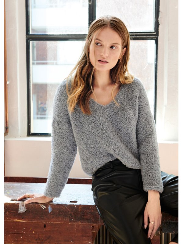 V-PULLI GLATT RECHTS Luna von Lana Grossa