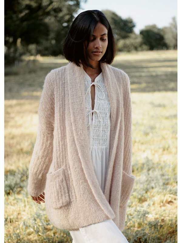 MANTEL MIT HEBEMASCHENMUSTER Setasuri Big von Lana Grossa