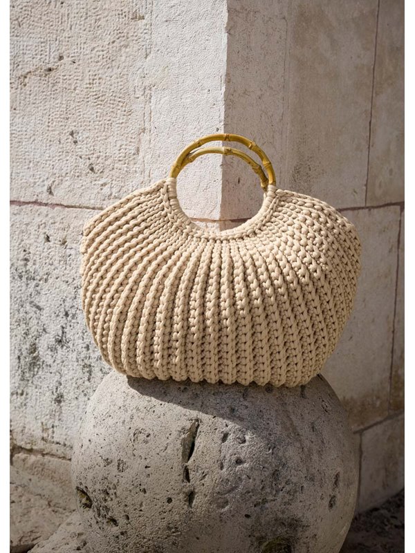 KORBTASCHE MIT BAMBUSGRIFFEN The Tube von Lana Grossa