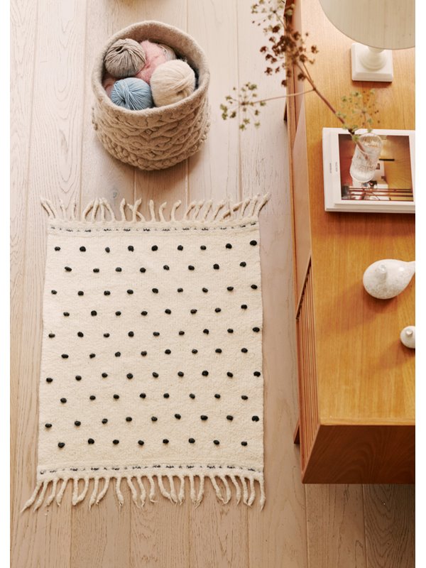 GEPUNKTETER TEPPICH von Lana Grossa