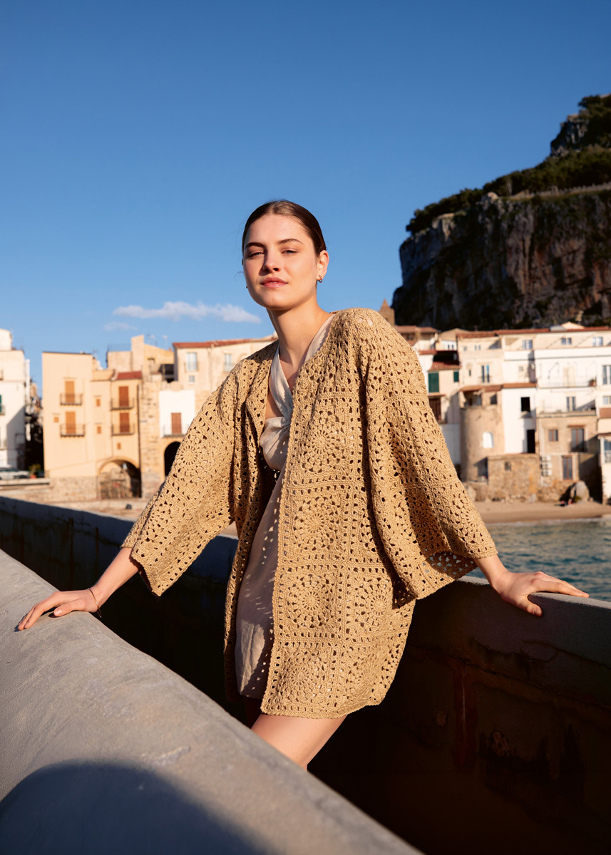 CARDIGAN IN QUADRATISCHEN MOTIVEN Diversa von Lana Grossa