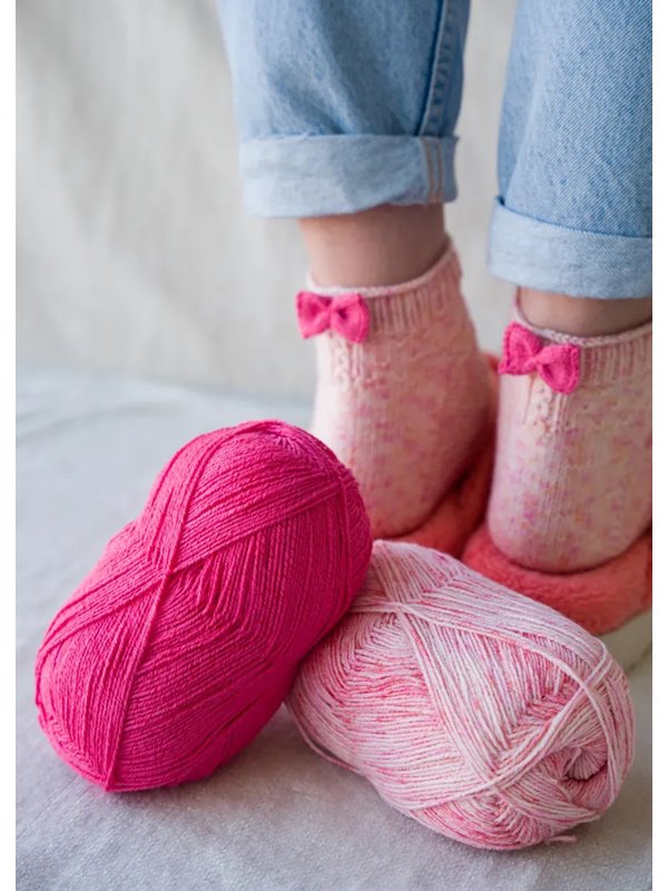 SNEAKER-SOCKEN MIT SCHLEIFE Meilenweit 100g Cotone Vegano Risotto von Lana Grossa