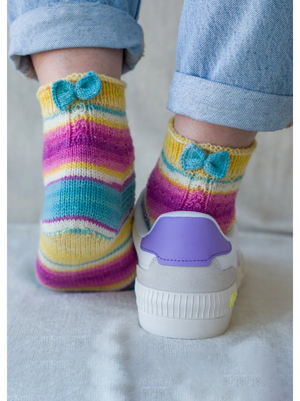 SNEAKER-SOCKEN MIT SCHLEIFE Landlust die Sockenwolle von Lana Grossa