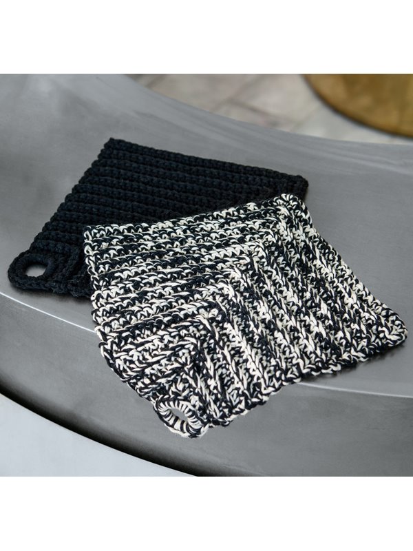 TOPFLAPPEN IM RELIEFMUSTER Star von Lana Grossa