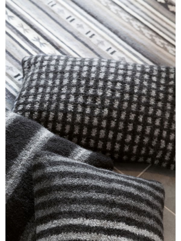 Lana Grossa KISSENHÜLLE MIT MINI-KAROS Feltro